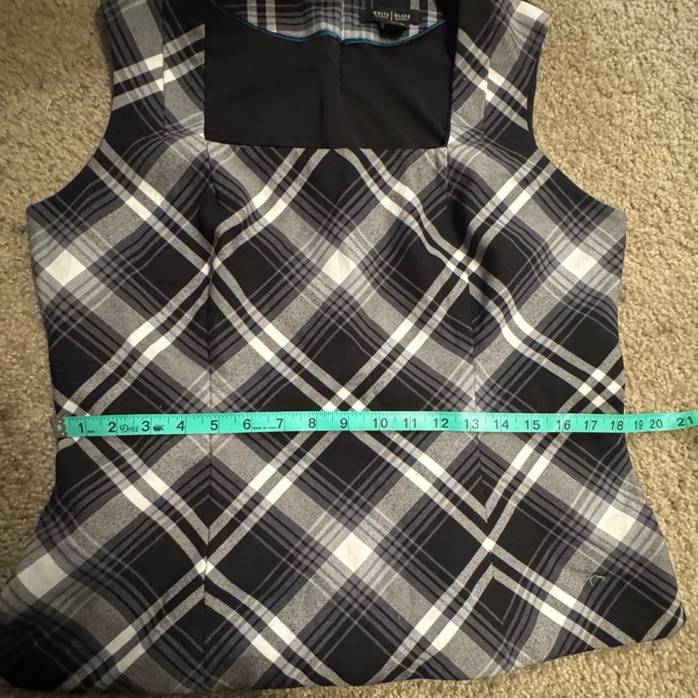 White House Black Market Plaid Sleeveless Top – Size 16 - Picture 5 of 8